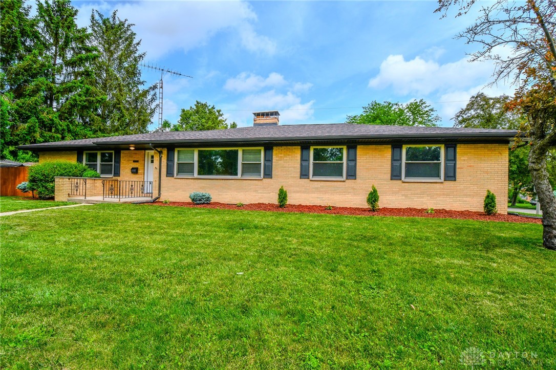 1519 Surrey Road, Troy, Ohio image 7