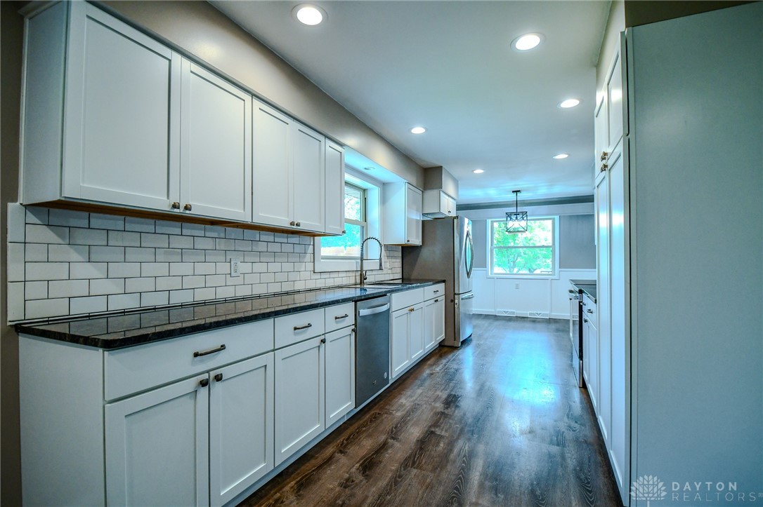 1519 Surrey Road, Troy, Ohio image 18