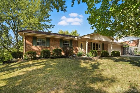 Photo of 3495 Cottage Point Way, Dayton, OH 45449 (MLS # 943505)