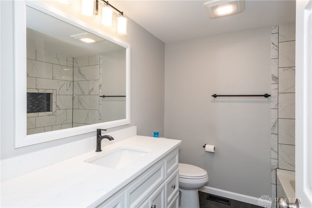 4079 Ken Klare Drive, Beavercreek, Ohio image 39