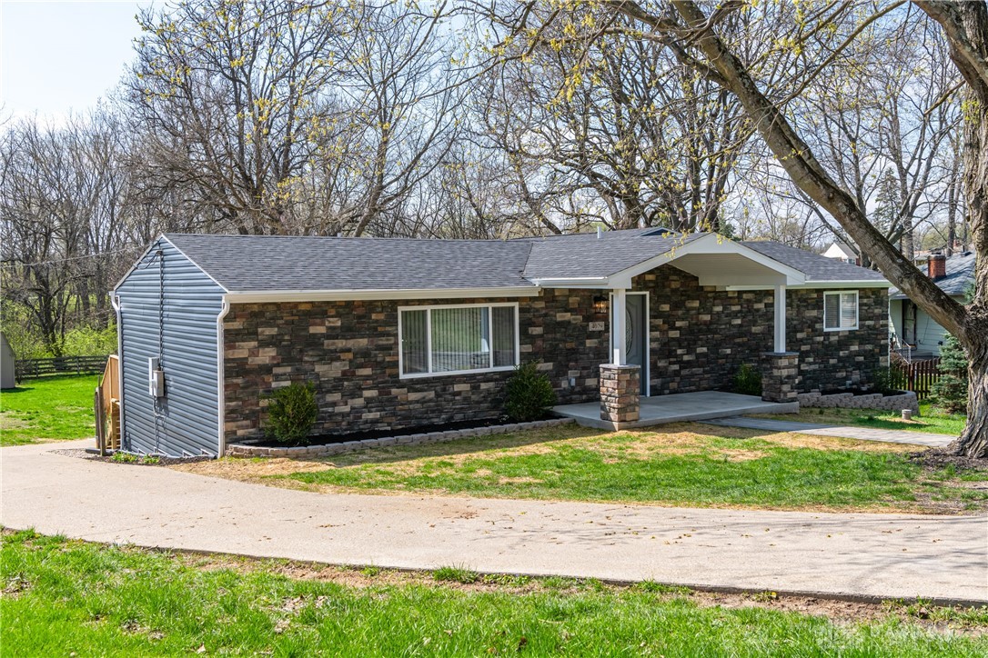 4079 Ken Klare Drive, Beavercreek, Ohio image 3