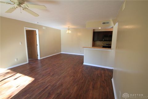 Tiny photo for 1400 Lake Pointe Way #4, Dayton, OH 45459 (MLS # 946587)