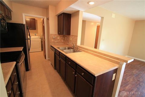 Tiny photo for 1400 Lake Pointe Way #4, Dayton, OH 45459 (MLS # 946587)