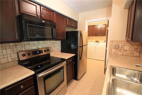 Tiny photo for 1400 Lake Pointe Way #4, Dayton, OH 45459 (MLS # 946587)