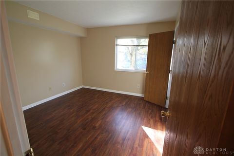 Tiny photo for 1400 Lake Pointe Way #4, Dayton, OH 45459 (MLS # 946587)