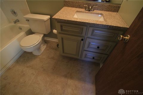 Tiny photo for 1400 Lake Pointe Way #4, Dayton, OH 45459 (MLS # 946587)