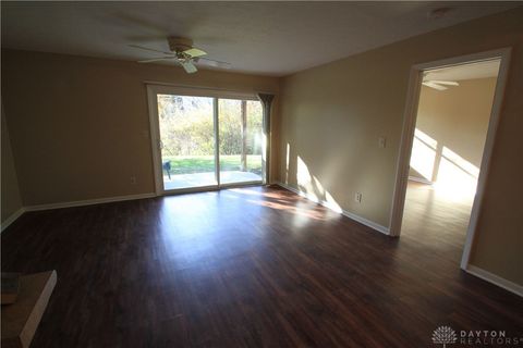 Tiny photo for 1400 Lake Pointe Way #4, Dayton, OH 45459 (MLS # 946587)