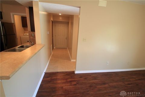 Tiny photo for 1400 Lake Pointe Way #4, Dayton, OH 45459 (MLS # 946587)