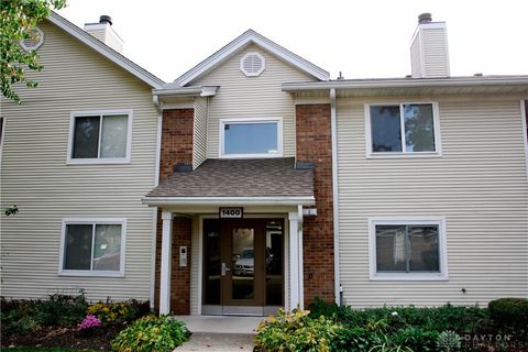 Photo of 1400 Lake Pointe Way #4, Dayton, OH 45459 (MLS # 946587) Photo of 1400 Lake Pointe Way #4, Dayton, OH 45459 (MLS # 946587)