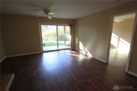 Tiny photo for 1400 Lake Pointe Way #4, Dayton, OH 45459 (MLS # 946587)