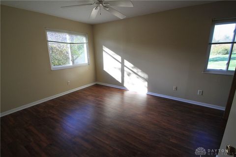 Tiny photo for 1400 Lake Pointe Way #4, Dayton, OH 45459 (MLS # 946587)