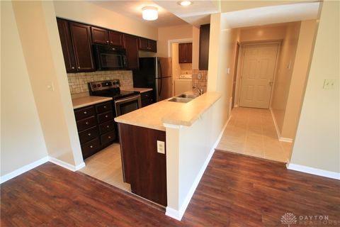 Tiny photo for 1400 Lake Pointe Way #4, Dayton, OH 45459 (MLS # 946587)