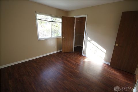 Tiny photo for 1400 Lake Pointe Way #4, Dayton, OH 45459 (MLS # 946587)