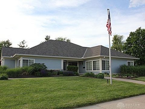 Tiny photo for 1400 Lake Pointe Way #4, Dayton, OH 45459 (MLS # 946587)