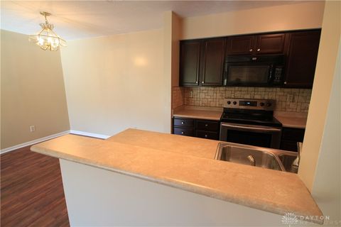 Tiny photo for 1400 Lake Pointe Way #4, Dayton, OH 45459 (MLS # 946587)