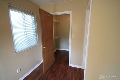 Tiny photo for 1400 Lake Pointe Way #4, Dayton, OH 45459 (MLS # 946587)