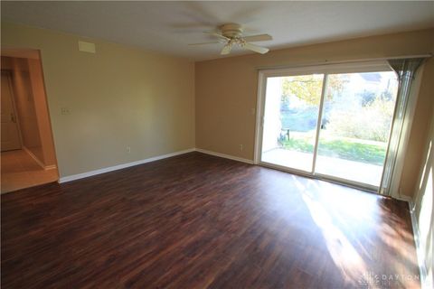 Tiny photo for 1400 Lake Pointe Way #4, Dayton, OH 45459 (MLS # 946587)