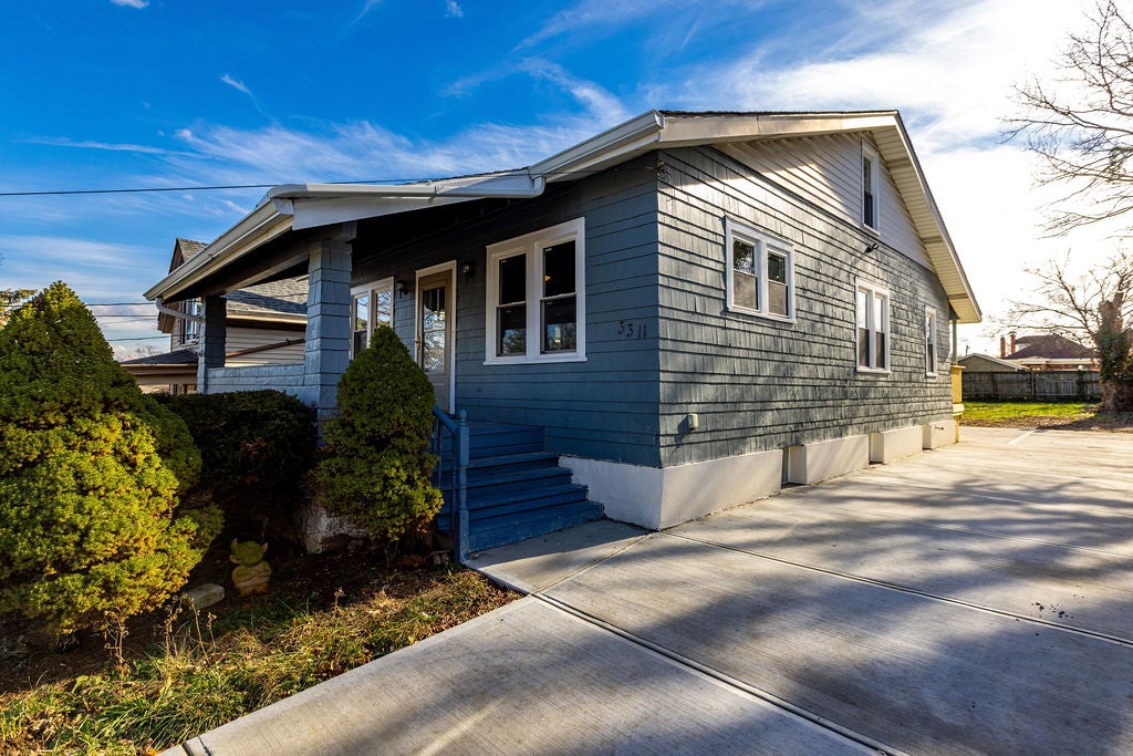 3311 Augusta Avenue