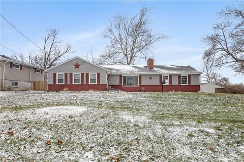 Photo of 5757 S Dixie Highway, Franklin, OH 45005 (MLS # 949541)