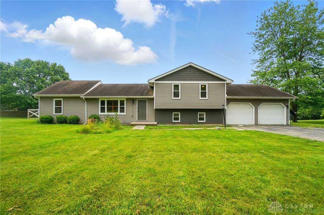 3682 Abbey Lane, Mechanicsburg, Ohio image 1