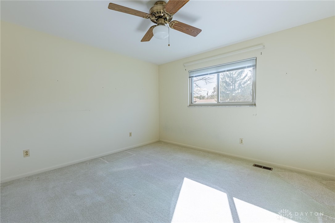 4632 Glenheath Drive, Dayton, Ohio image 17