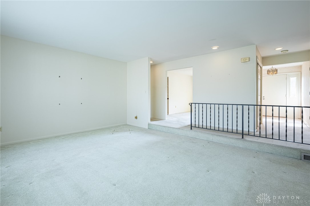 4632 Glenheath Drive, Dayton, Ohio image 4
