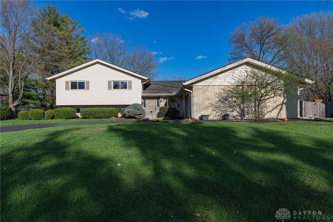 4632 Glenheath Drive, Dayton, Ohio image 2