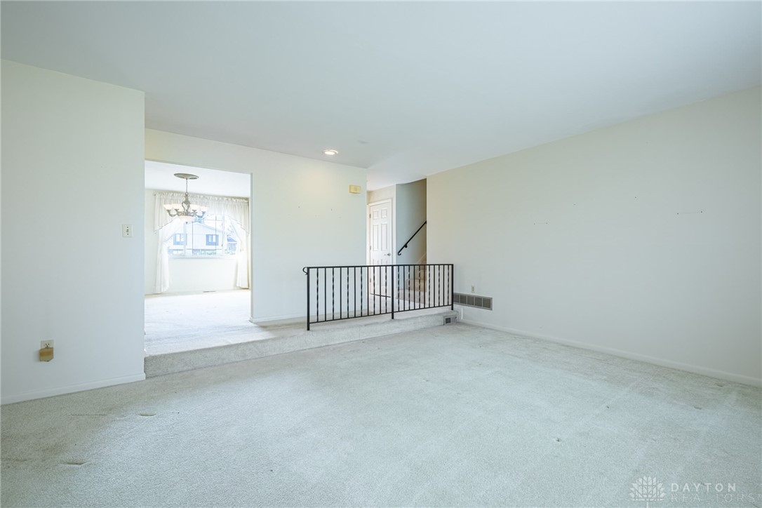 4632 Glenheath Drive, Dayton, Ohio image 6