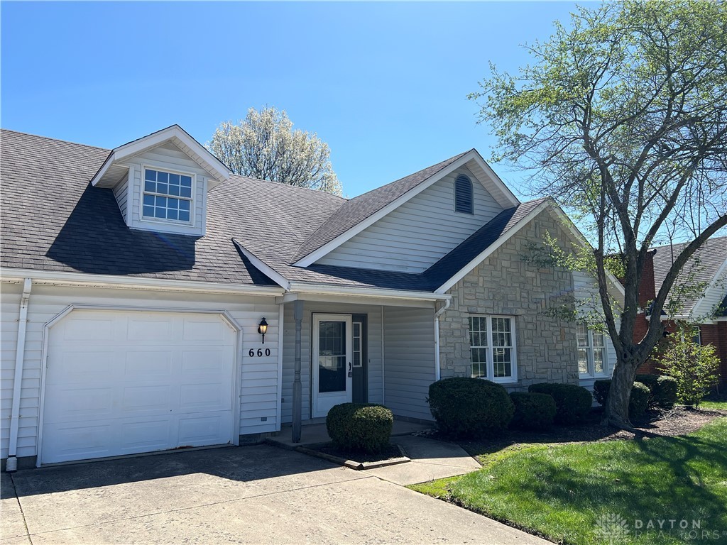 660 Thornburg Place, Tipp City, Ohio image 2