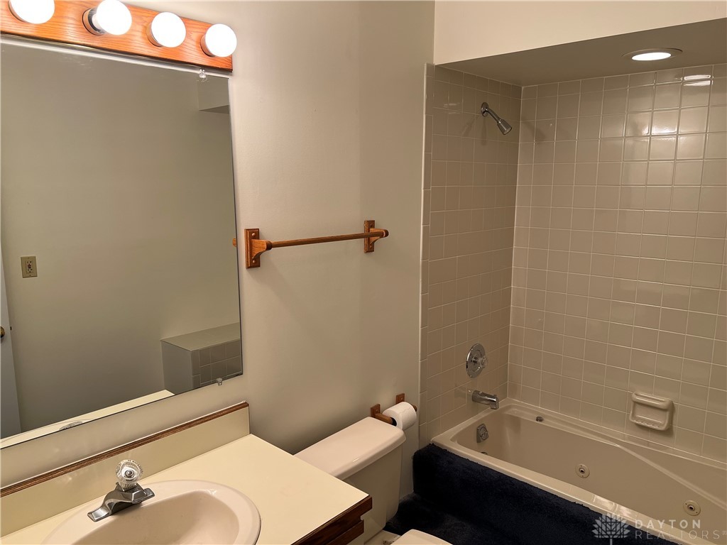 660 Thornburg Place, Tipp City, Ohio image 22