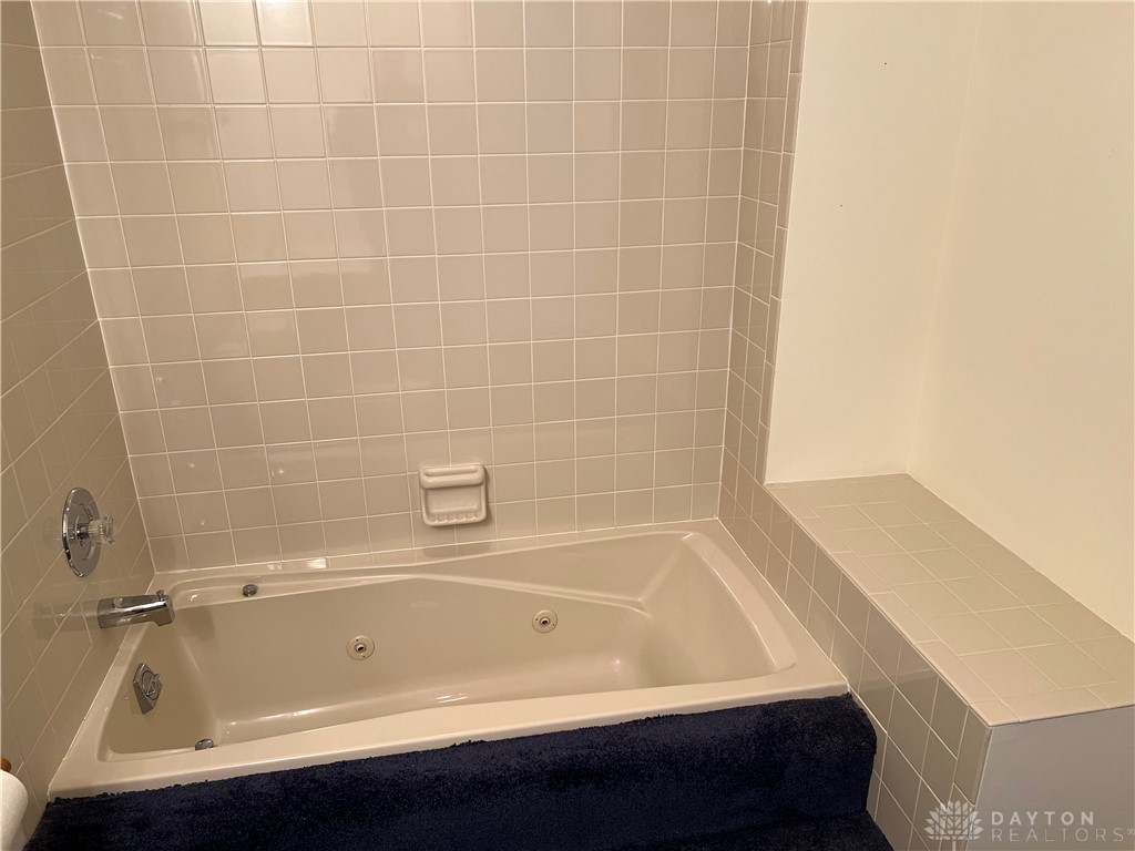 660 Thornburg Place, Tipp City, Ohio image 23