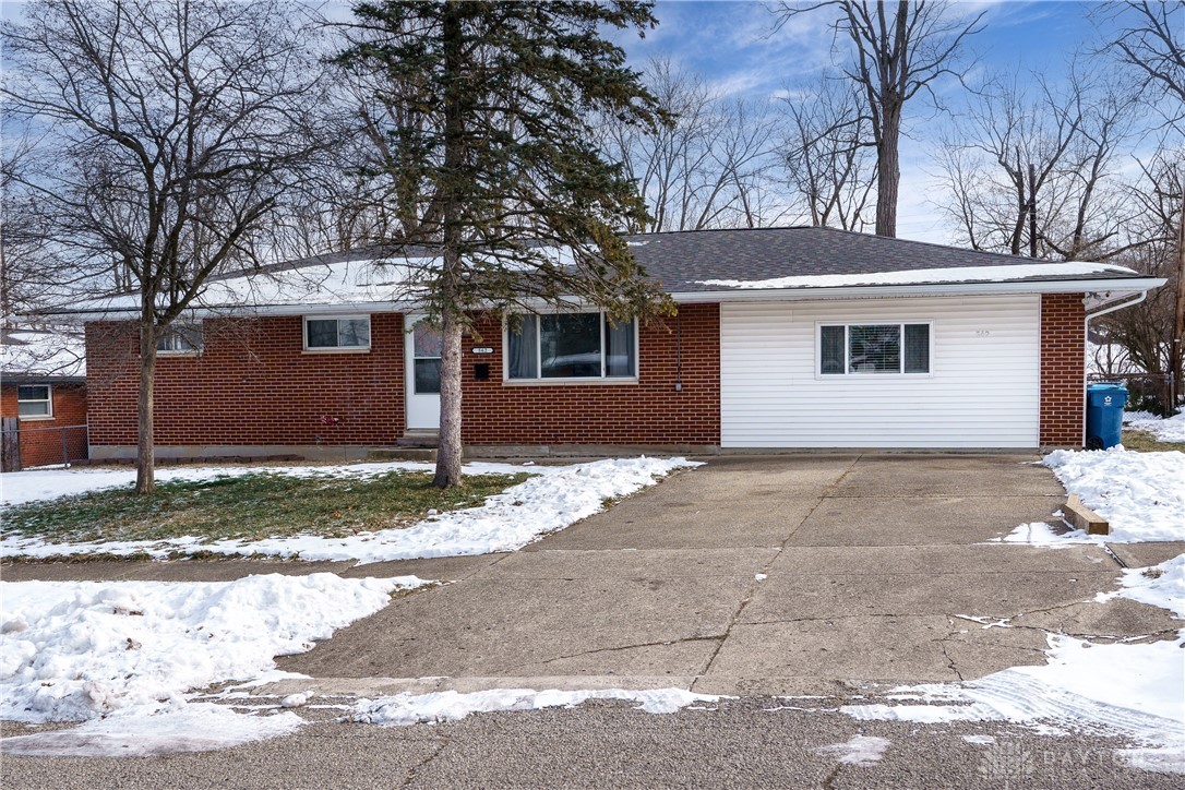 562 Torlage Drive, Dayton, Ohio image 2