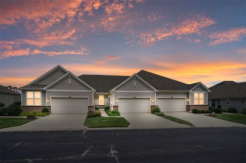Photo of 924 Valleywatch Drive, Springfield Twp, OH 45231 (MLS # 962228)