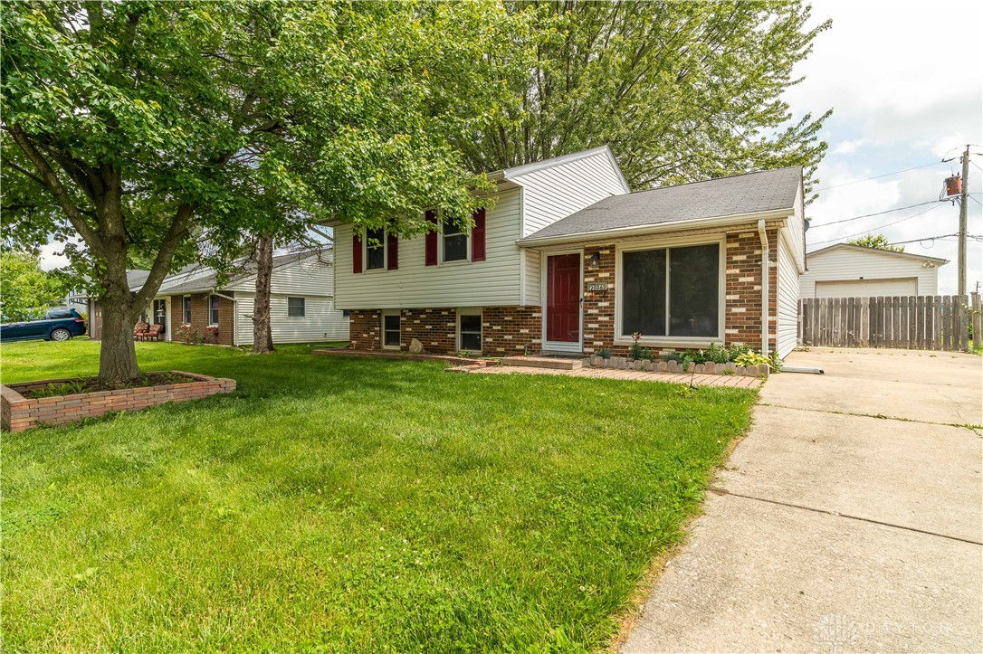 2006 Wimbledon Drive, Xenia, Ohio image 2