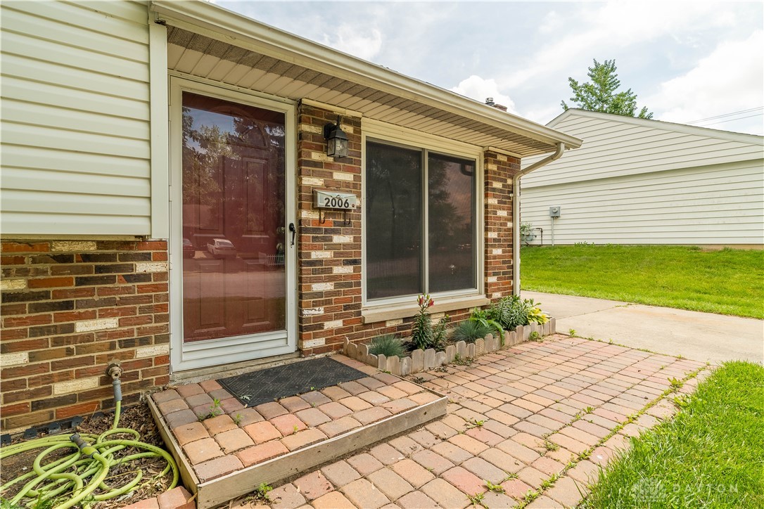 2006 Wimbledon Drive, Xenia, Ohio image 3