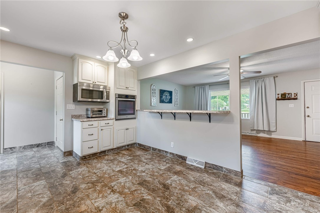6531 Lorraine Drive, Middletown, Ohio image 10