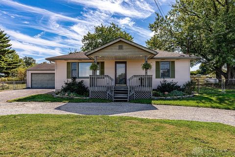 Photo of 3441 Old Oxford Road, Hamilton, OH 45013 (MLS # 945480)