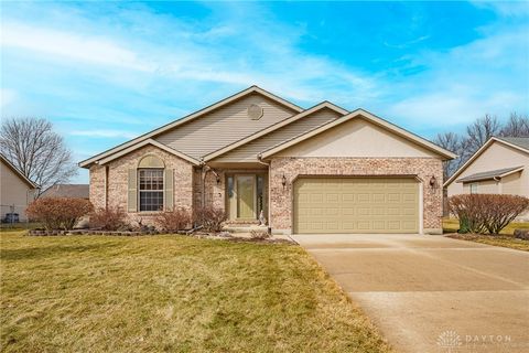 Photo of 526 W Hoewisher Road, Sidney, OH 45365 (MLS # 952920)