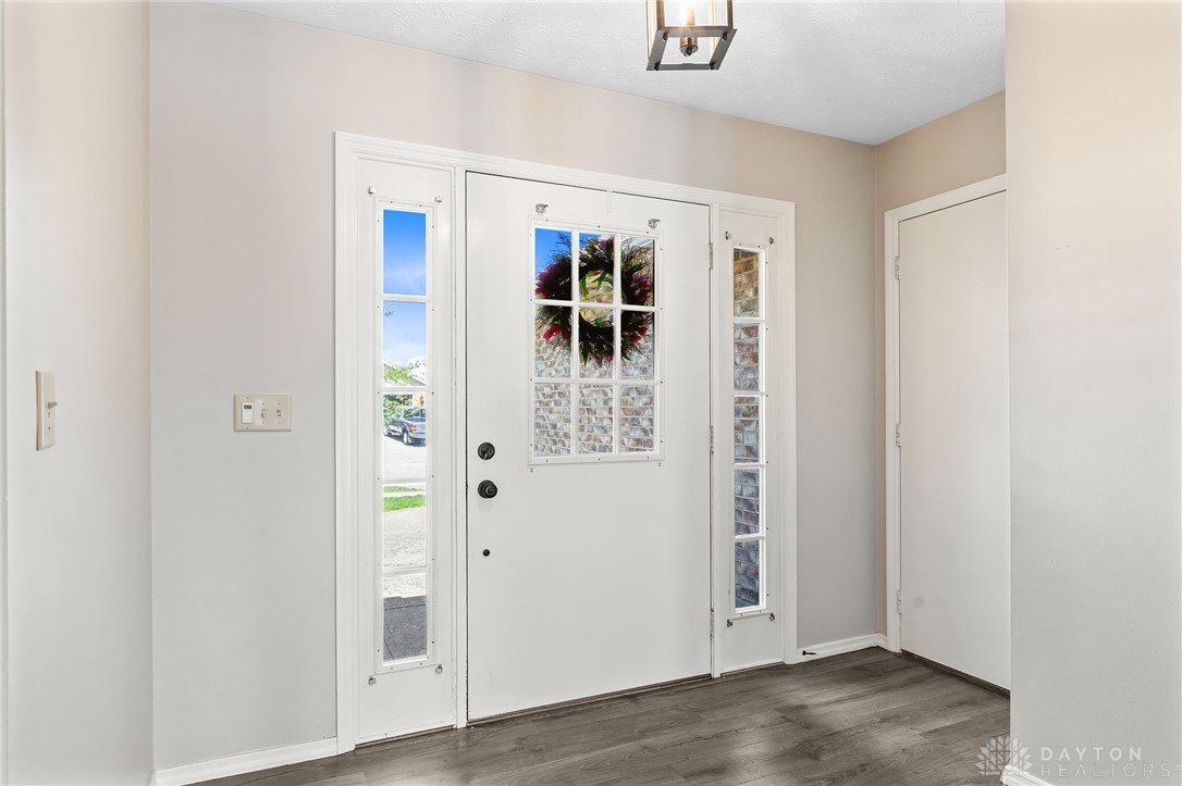 6670 Deer Meadows Drive, Dayton, Ohio image 5