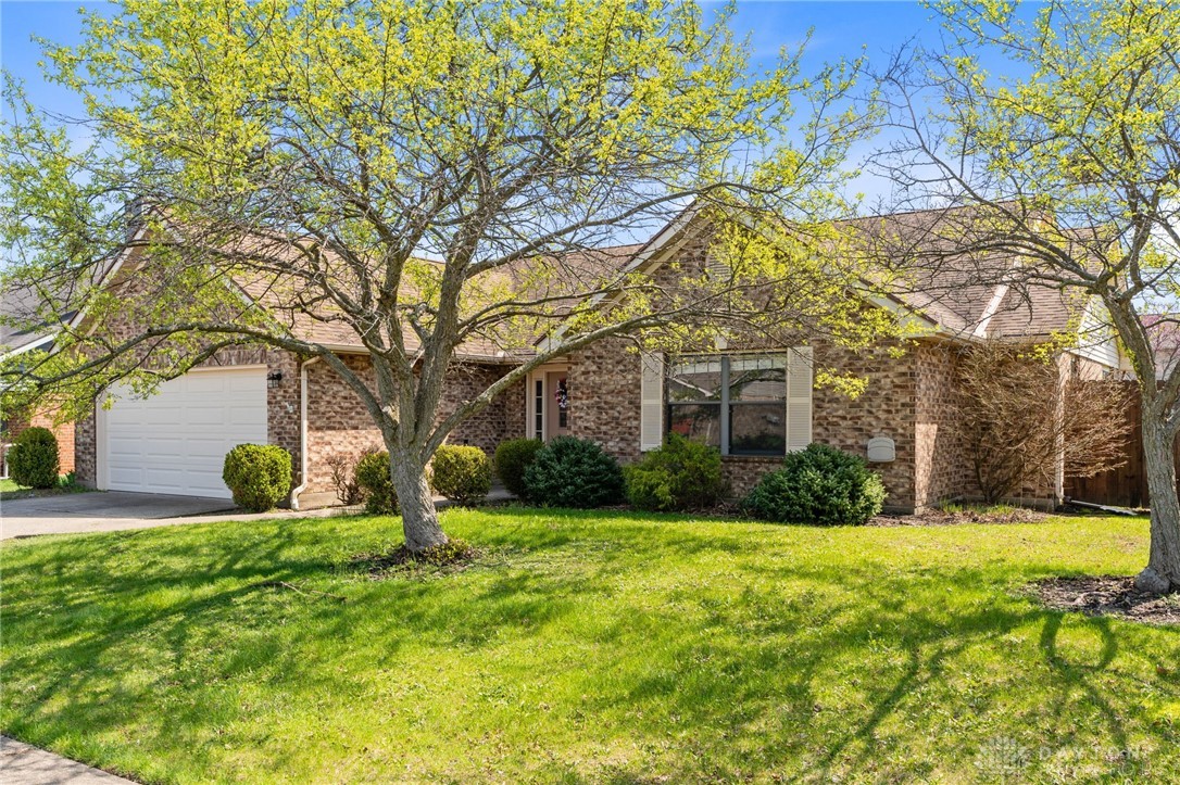 6670 Deer Meadows Drive, Dayton, Ohio image 1