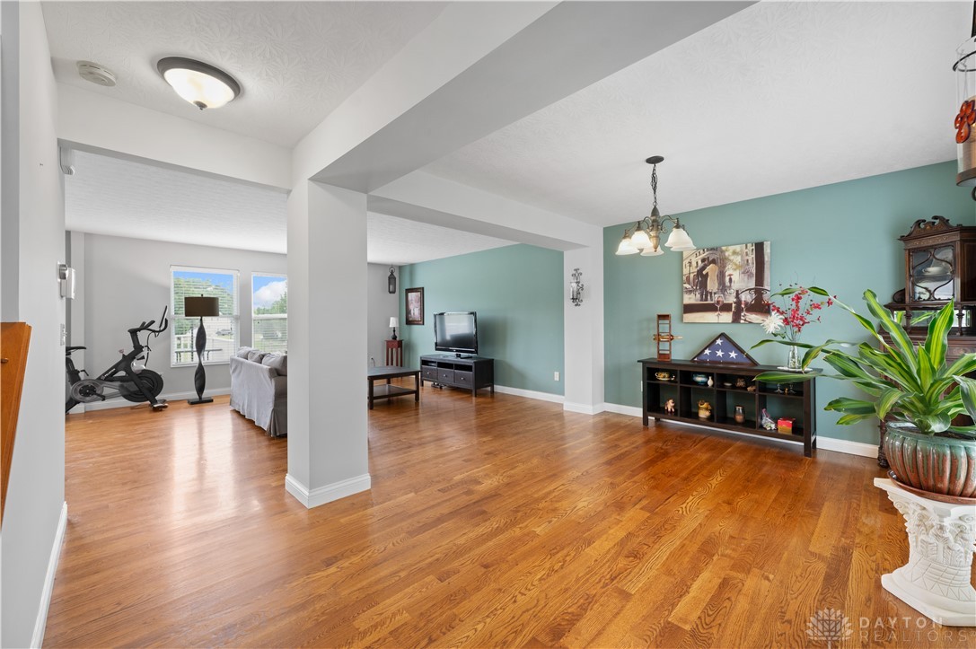1750 Greentree Meadows Drive, Lebanon, Ohio image 7