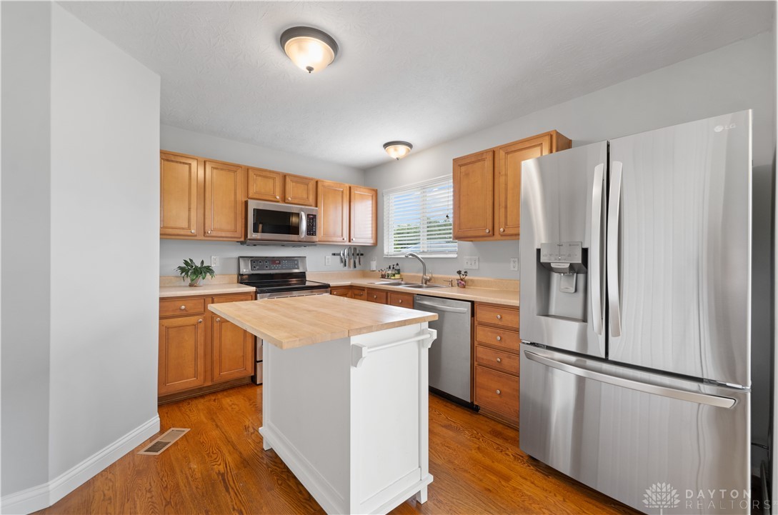 1750 Greentree Meadows Drive, Lebanon, Ohio image 16