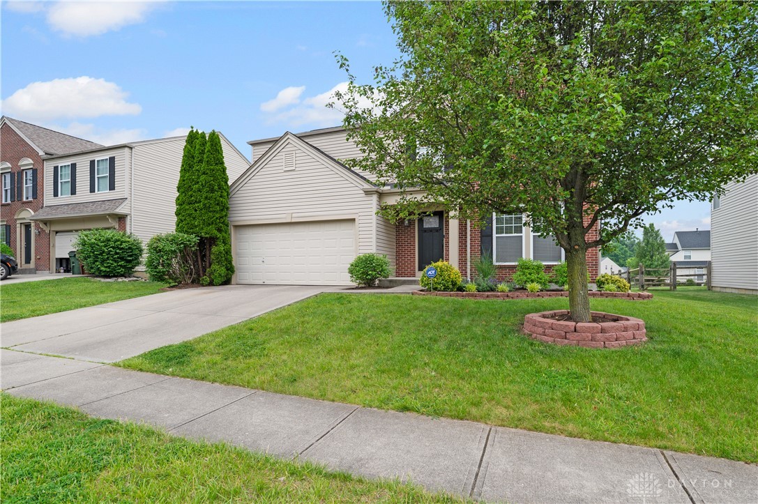 1750 Greentree Meadows Drive, Lebanon, Ohio image 2