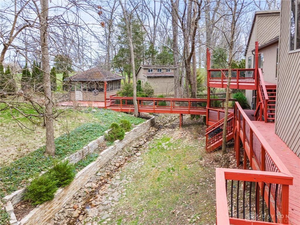 1055 Wilderness Bluff, Tipp City, Ohio image 8