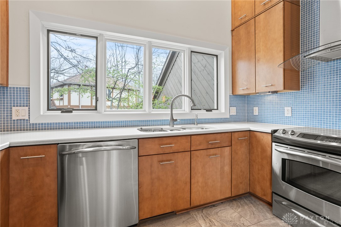 1055 Wilderness Bluff, Tipp City, Ohio image 32