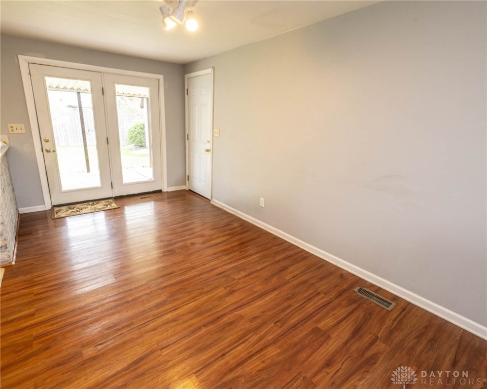 5566 Old Troy Pike, Dayton, Ohio image 3