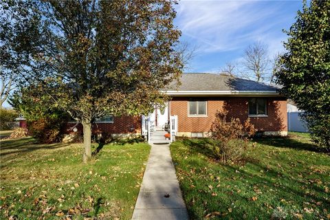 Photo of 2700 Acorn Drive, Dayton, OH 45419 (MLS # 947587)