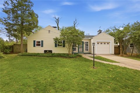 Photo of 1734 Audubon Park Drive, Springfield, OH 45504 (MLS # 956650)