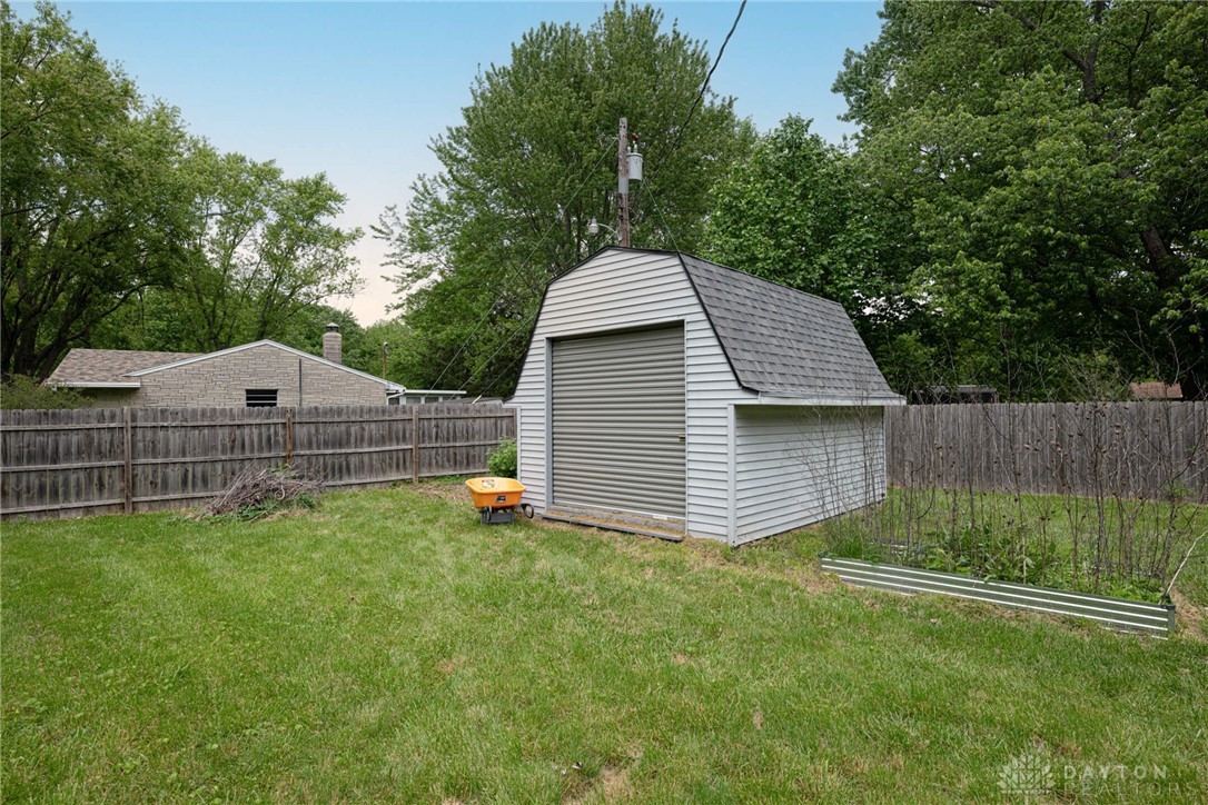 1172 Bay Lane, Beavercreek, Ohio image 24