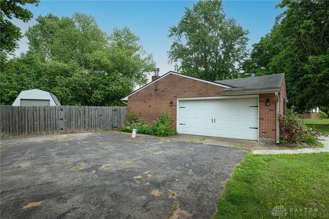 1172 Bay Lane, Beavercreek, Ohio image 27
